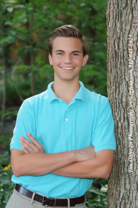 Senior Portraits,Overland,Park,Olathe,Shawnee,outside,trees,packages,prices